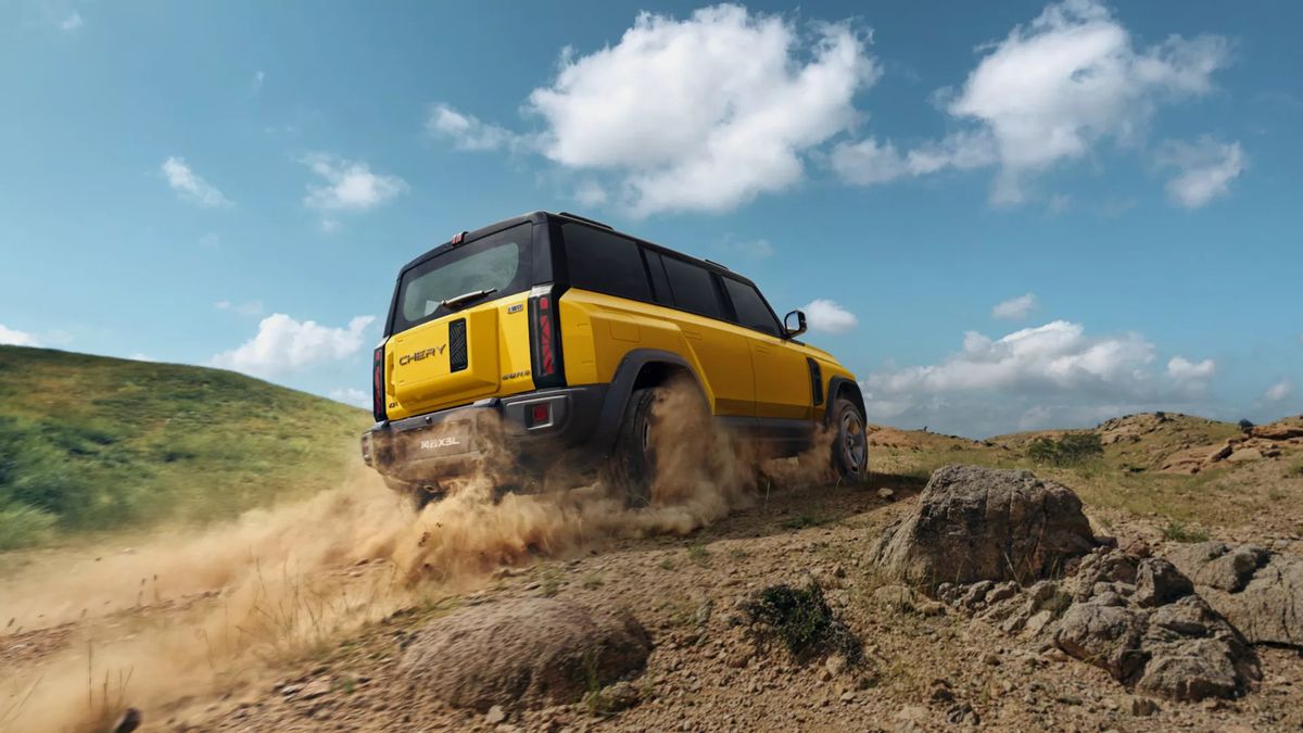 Číňané se pokusili napodobit slavný kousek Range Roveru. Skončilo to naprostým fiaskem a pořádnou škodou